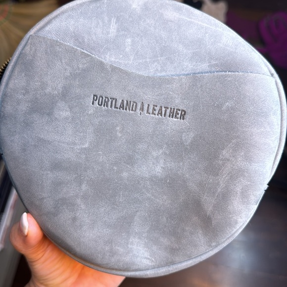 SOLD IN LIVE BUNDLE - NWOT - PORTLAND LEATHER CROSSBODY BAG - Picture 4 of 9